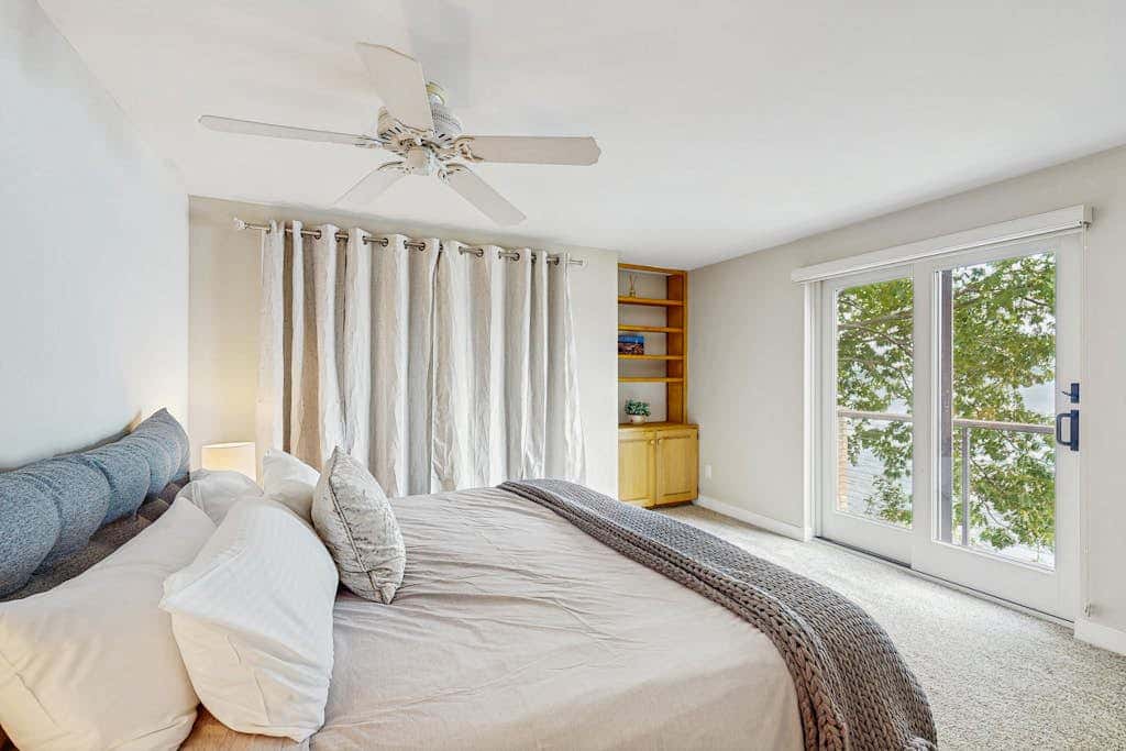 Sunrise House on Lake Champlain