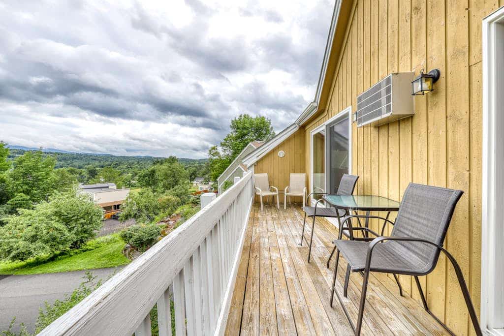 Sleek condo with shared pool, tennis court, sauna, and hot tub