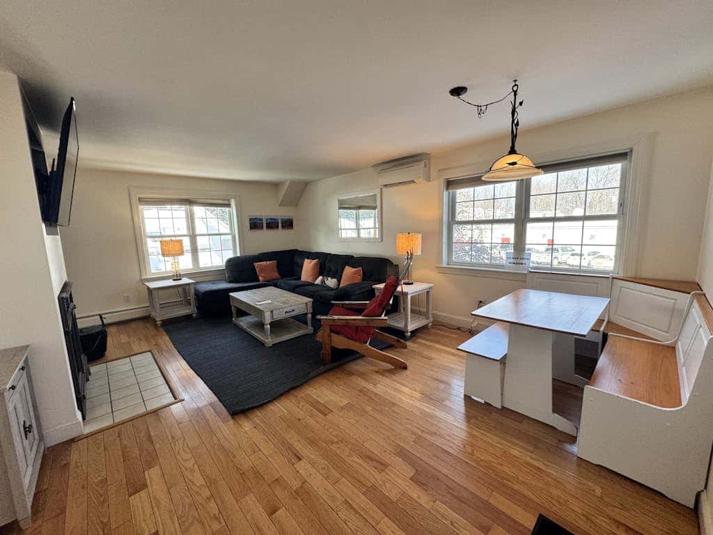Cozy Stowe Village Retreat