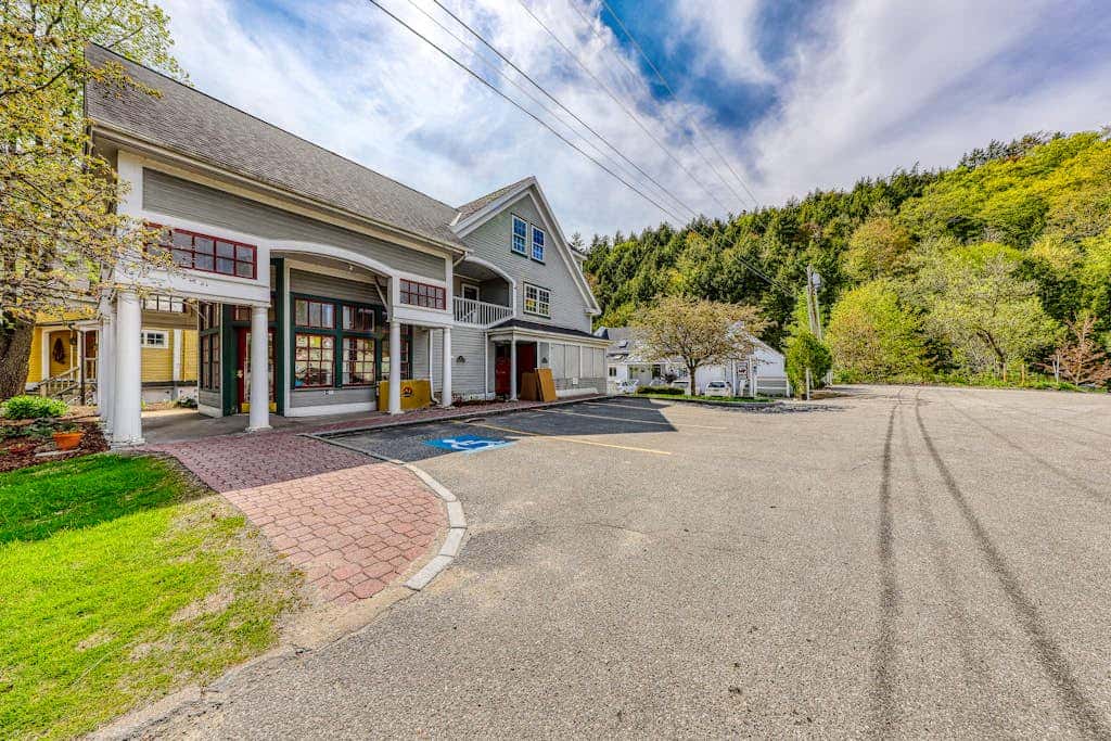 Cozy Stowe Village Retreat