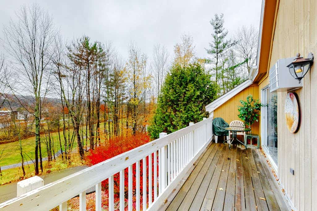 Gorgeous Home with Free WiFi, Electric Fireplace, & Shared Pool/Hot Tub