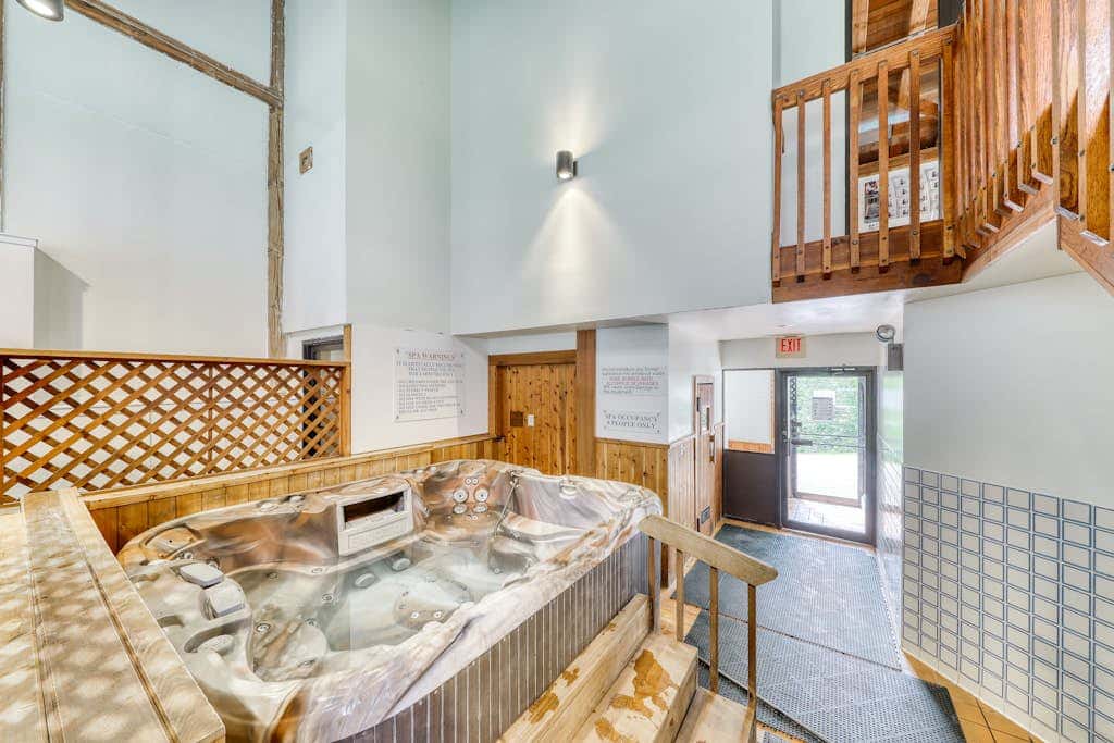 Mountainside Resort F303
