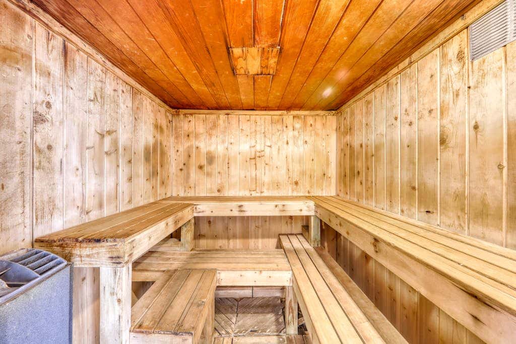 Mountainside Resort F303