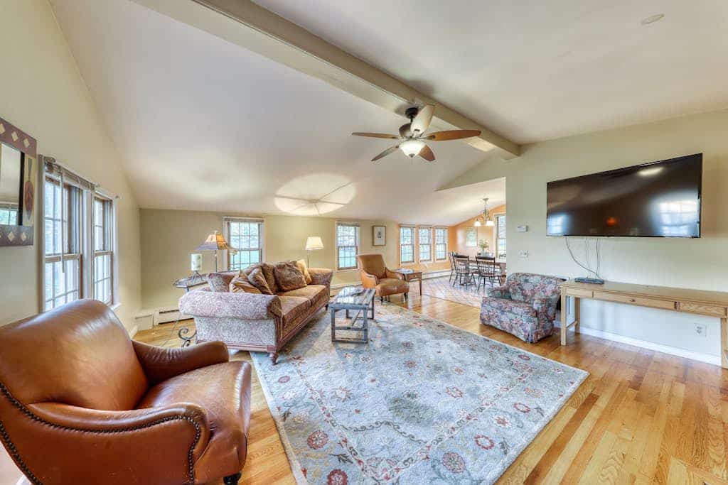 Adorable Getaway w/ Free WiFi, Full Kitchen, & Two Decks