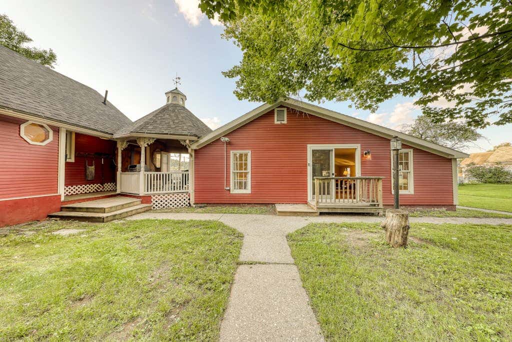 Harvest Carriage House