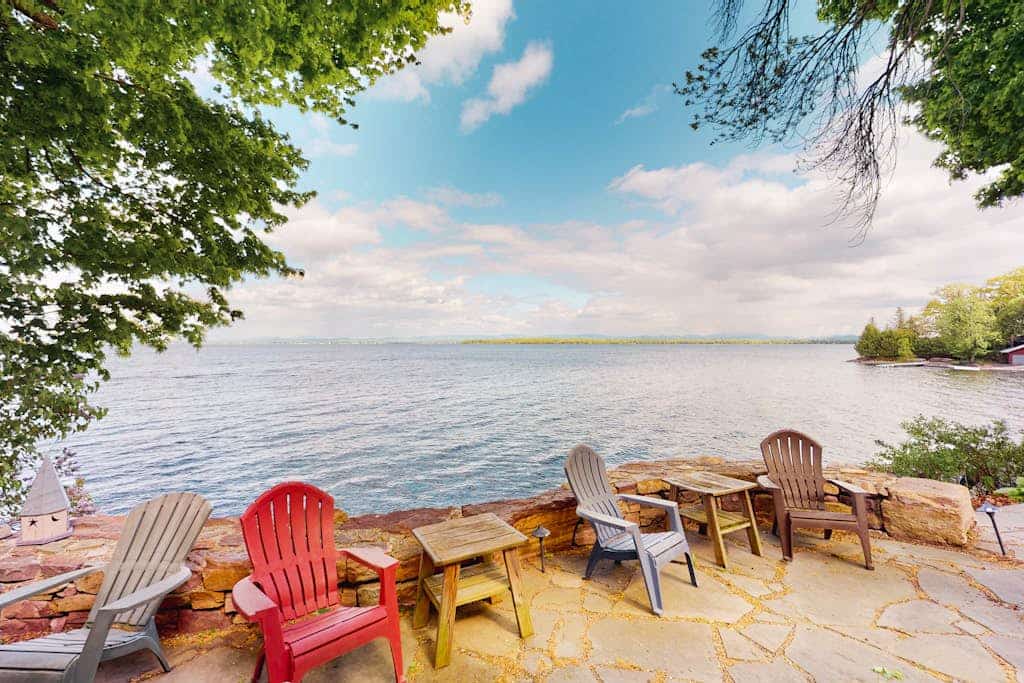 Dog-friendly lakefront house with firepit, grill, 5 kayaks, dock & amazing views