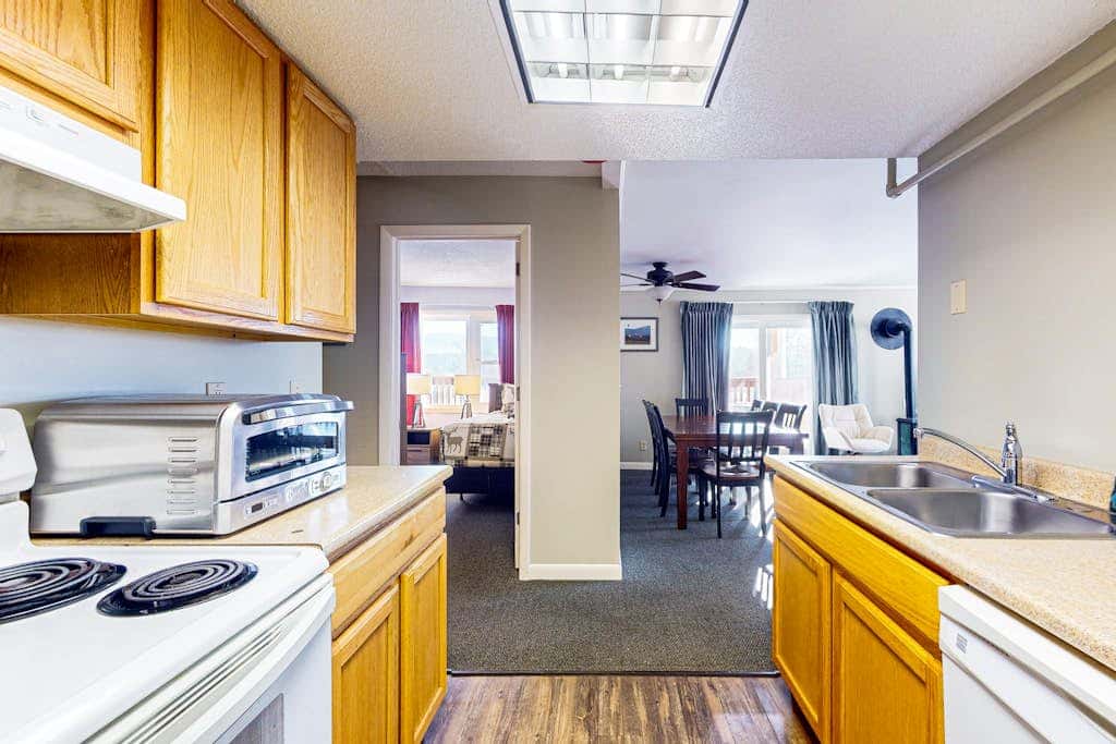 Mountainside Resort G204