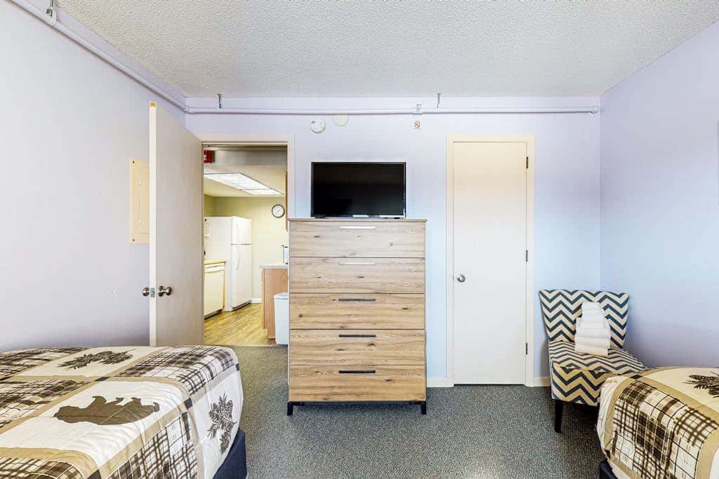 Mountainside Resort G204