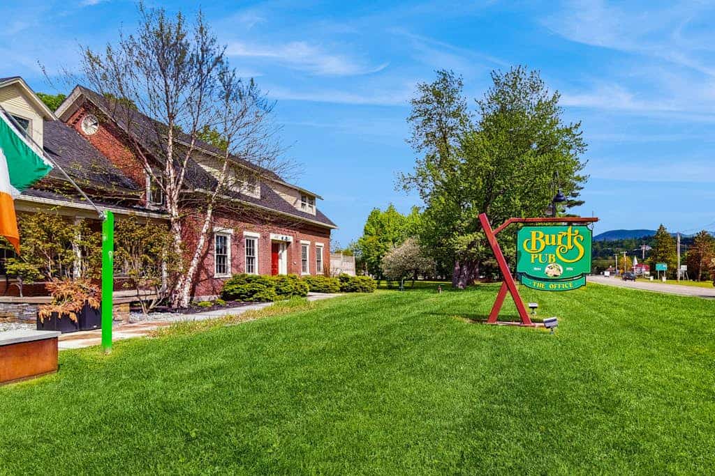 Cozy apartment retreat, close to Stowe Mountain Resort, kitchen, a/c