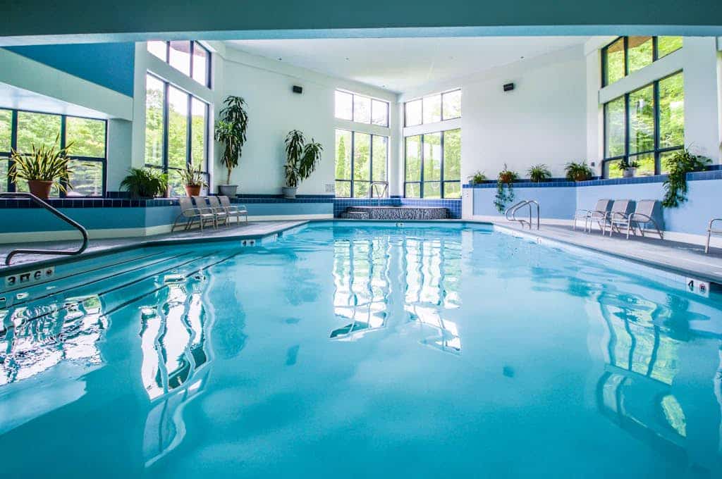 Ski-In/ski-out condo with views, pool, hot tubs, gym & tennis access