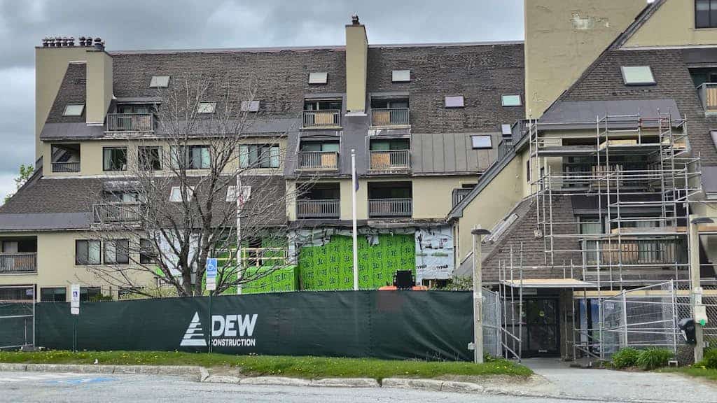 Welcoming condo near the slopes with free WiFi and full kitchen