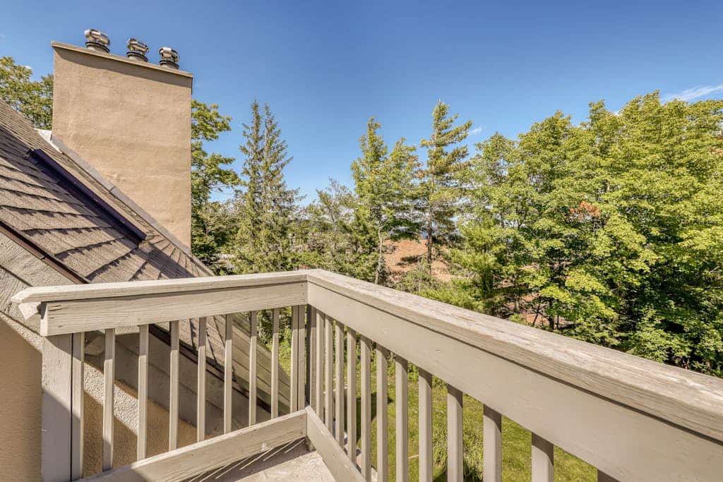 Spacious mountain studio with free WiFi & full kitchen - close to skiing