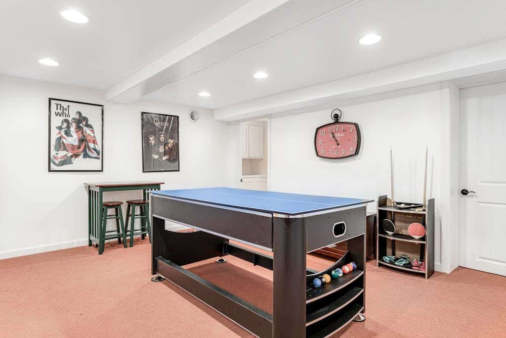 Dog-friendly lake escape with sunroom, high-speed WiFi, water views & central AC