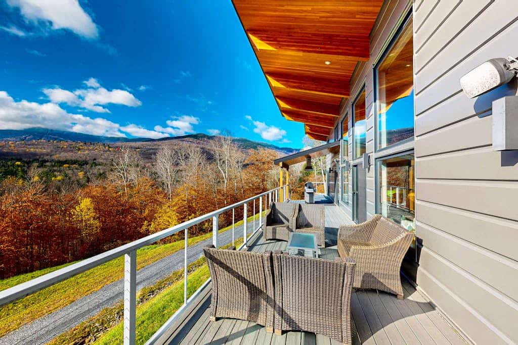 Luxury home w/ two master suites, hot tub, spectacular views, 13 private acres