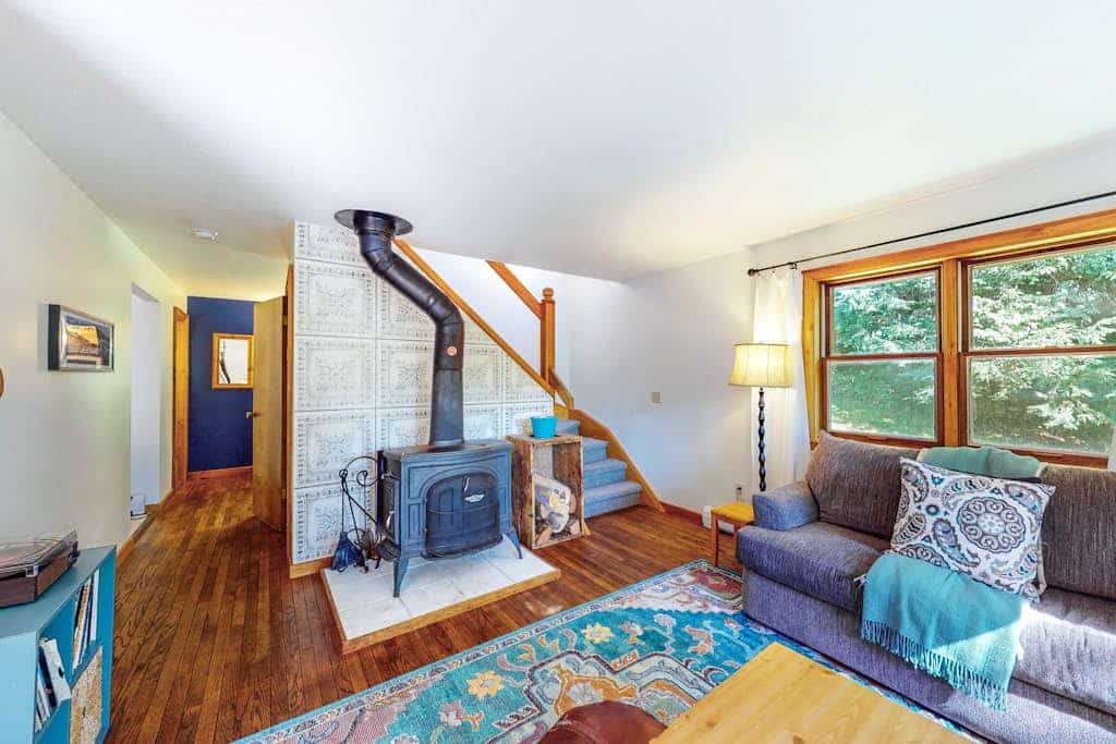 Lovely home close to hiking & skiing w/WiFi, firepit, balcony, wood stove, & W/D