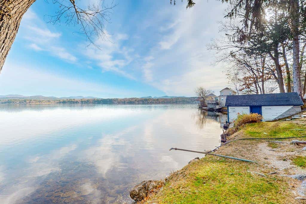 Lakefront Living