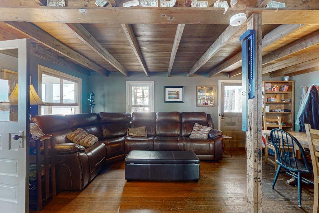 Lakefront Living