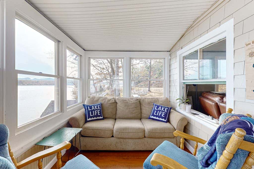 Lakefront Living