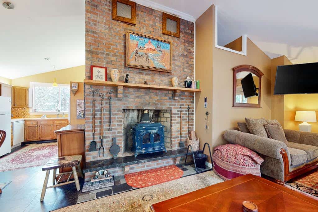 Dog-friendly forest home on 2.6 acres with hot tub, EV charger & woodstove