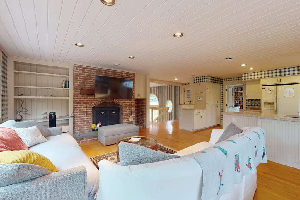 Adventure-filled getaway, ponds, trails, dog-friendly, w/d, BBQ, views & more