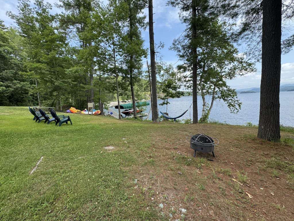 Lakefront house with mountain-range views, waterfront dock, 2 SUPs & kayak