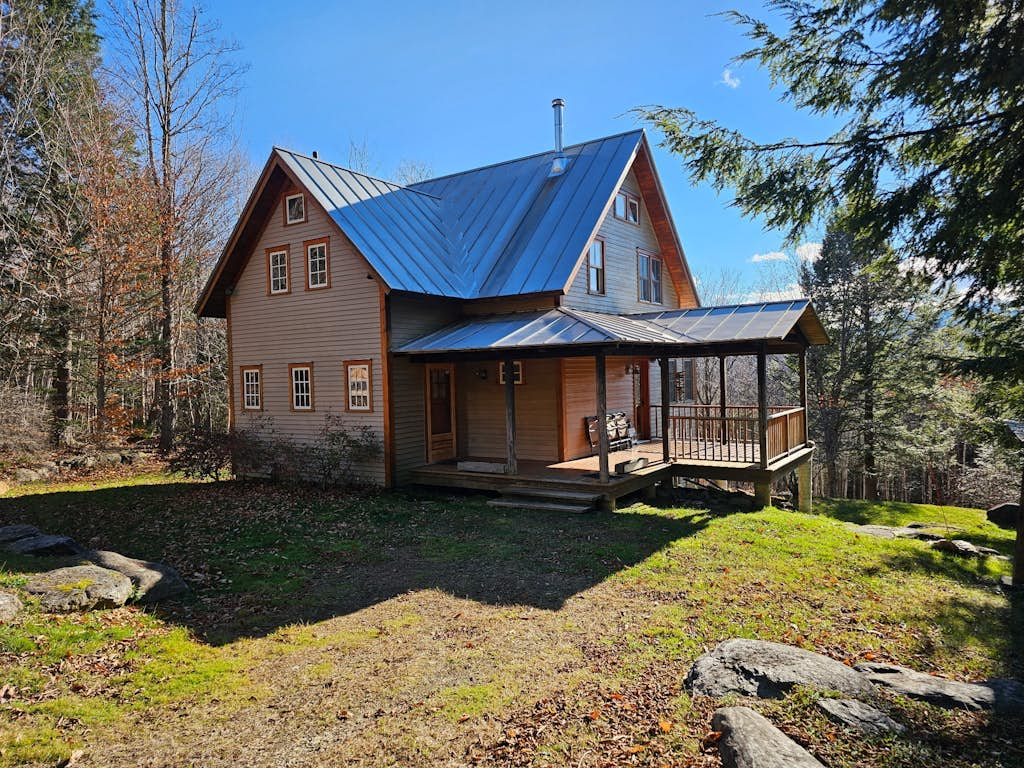 Light-filled Retreat in Mad River Valley