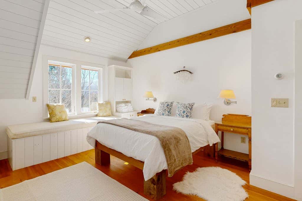 Light-filled Retreat in Mad River Valley