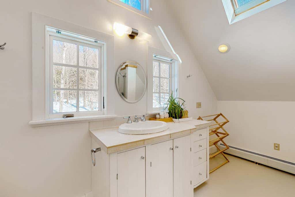 Light-filled Retreat in Mad River Valley