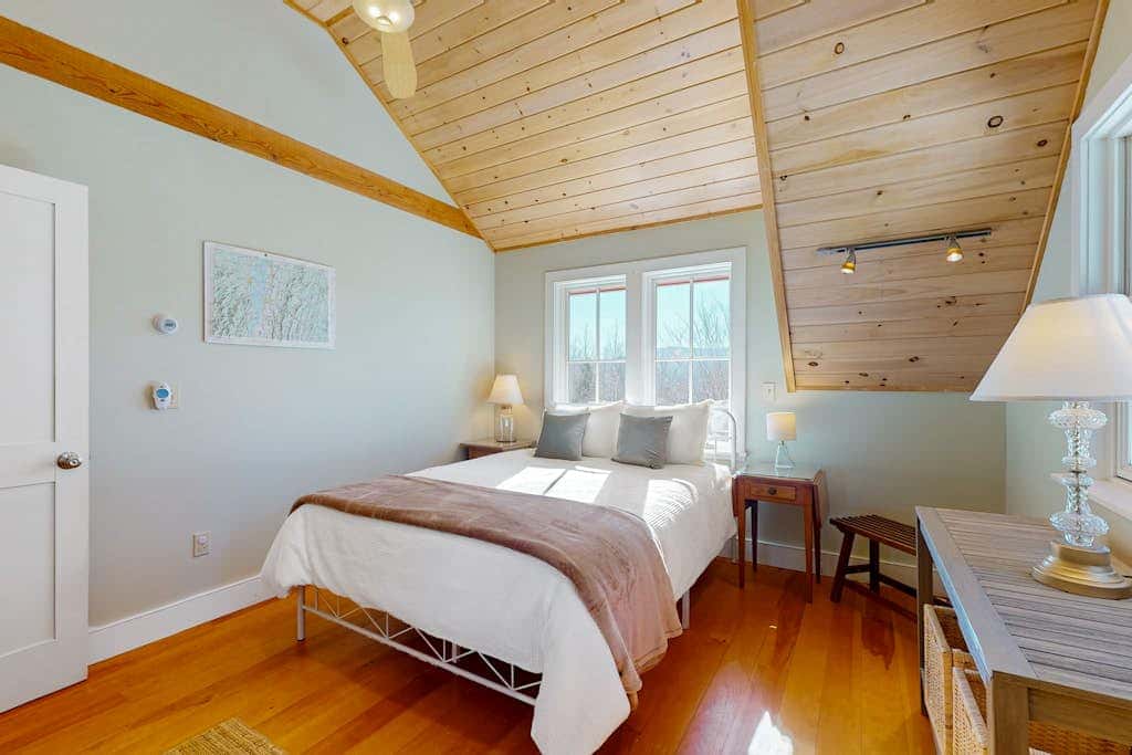 Light-filled Retreat in Mad River Valley