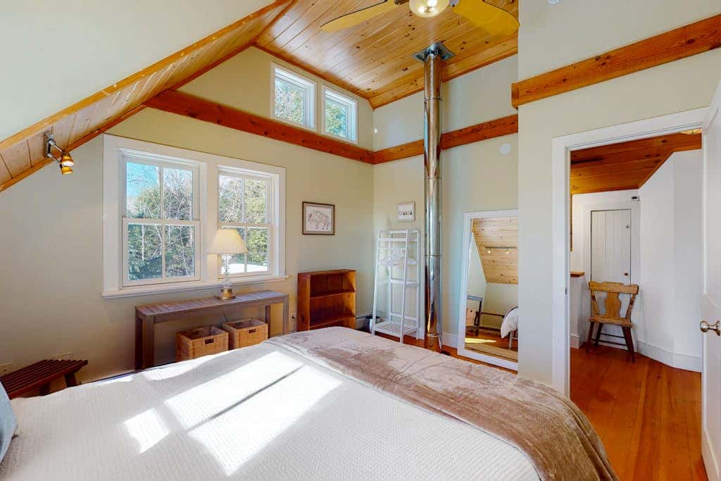 Light-filled Retreat in Mad River Valley