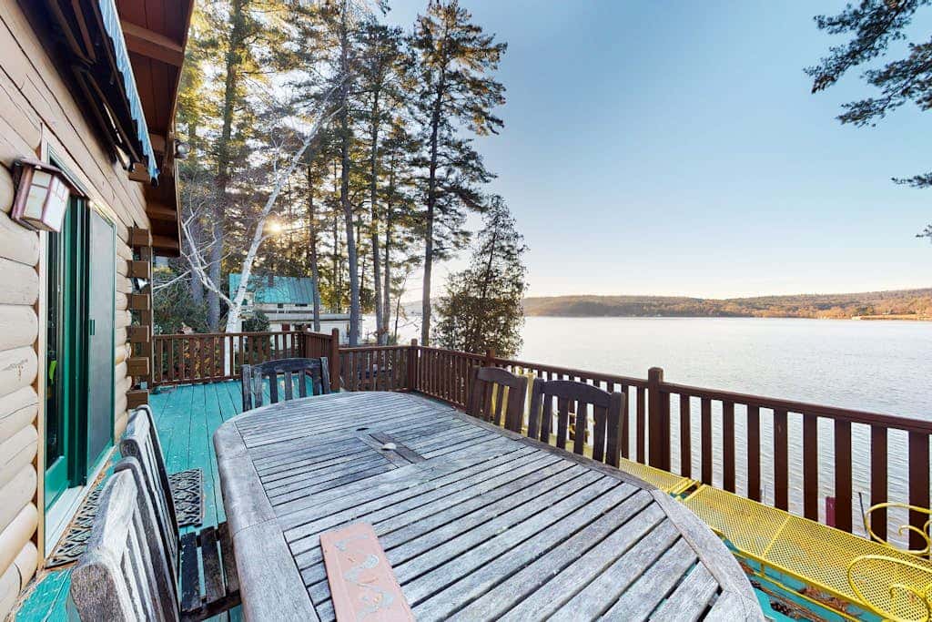 Lake Bomoseen Log Cabin