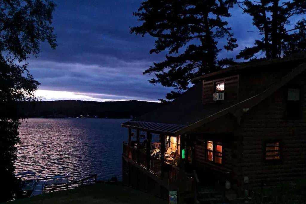 Lake Bomoseen Log Cabin