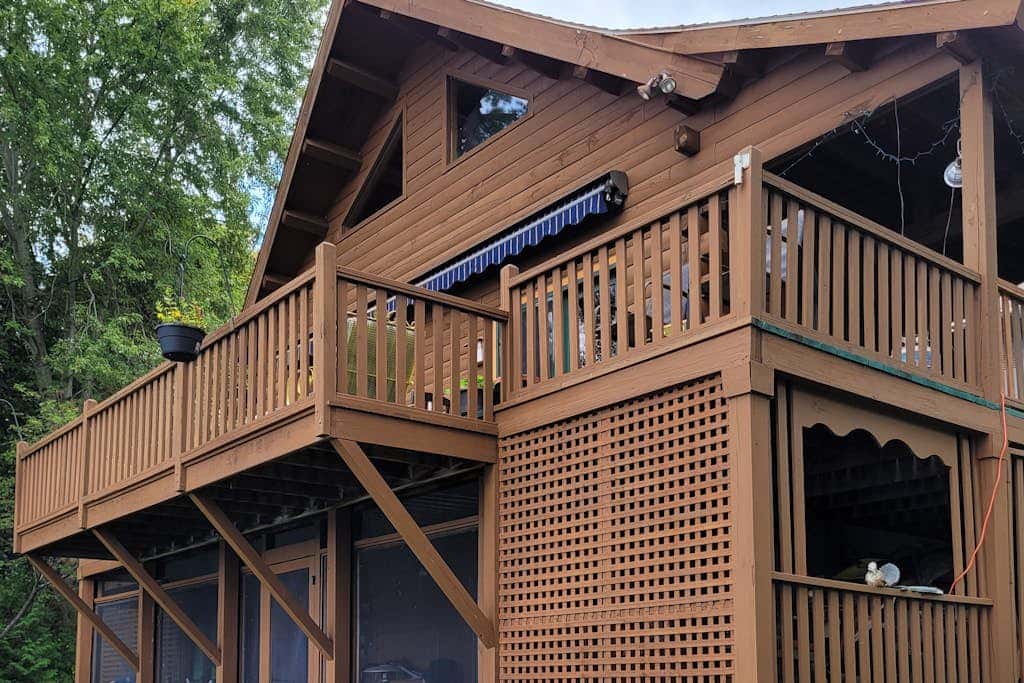 Lake Bomoseen Log Cabin