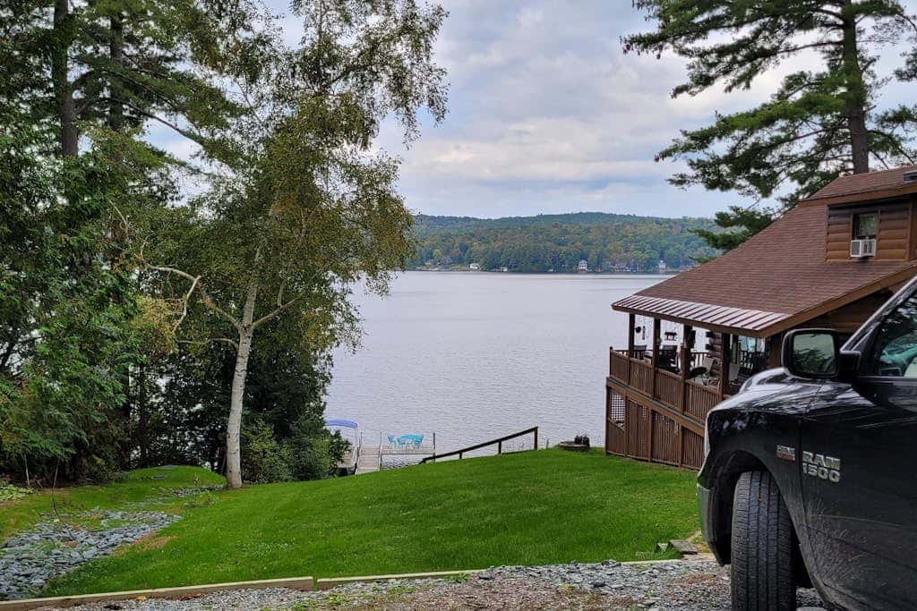 Lake Bomoseen Log Cabin