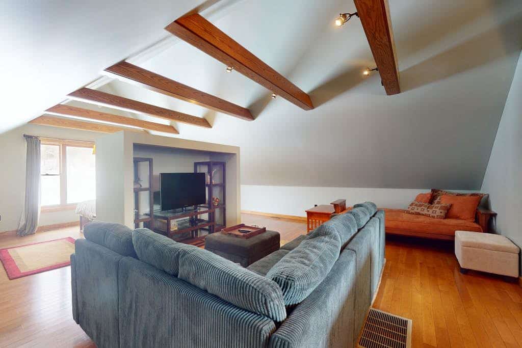 Spacious studio, dog-friendly, close to recreation, central a/c, TV, wifi