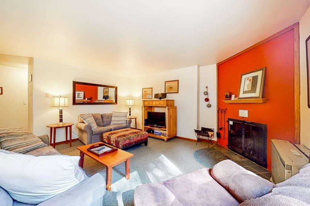 First-floor condo with indoor pool, hot tub, fitness room, & game room