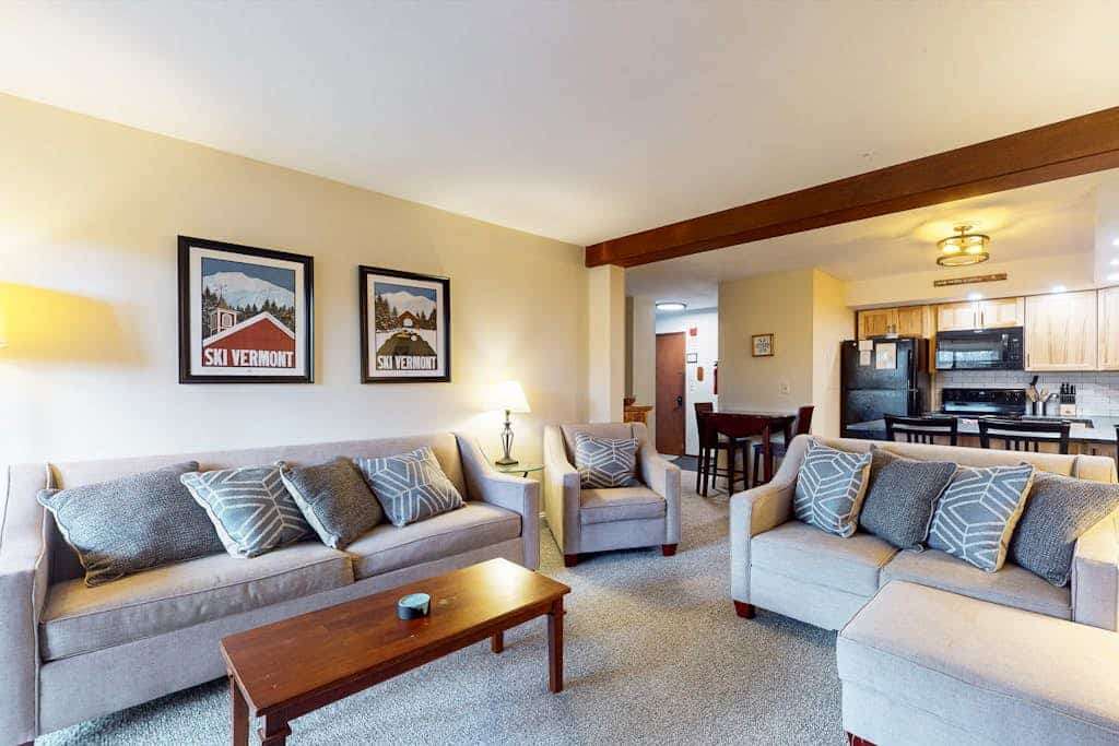 Secluded ski condo near Killington with fast WiFi, shared outdoor pool, & tennis