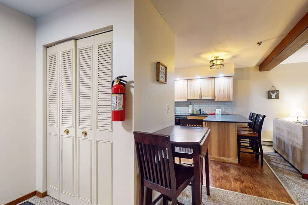 Secluded ski condo near Killington with fast WiFi, shared outdoor pool, & tennis