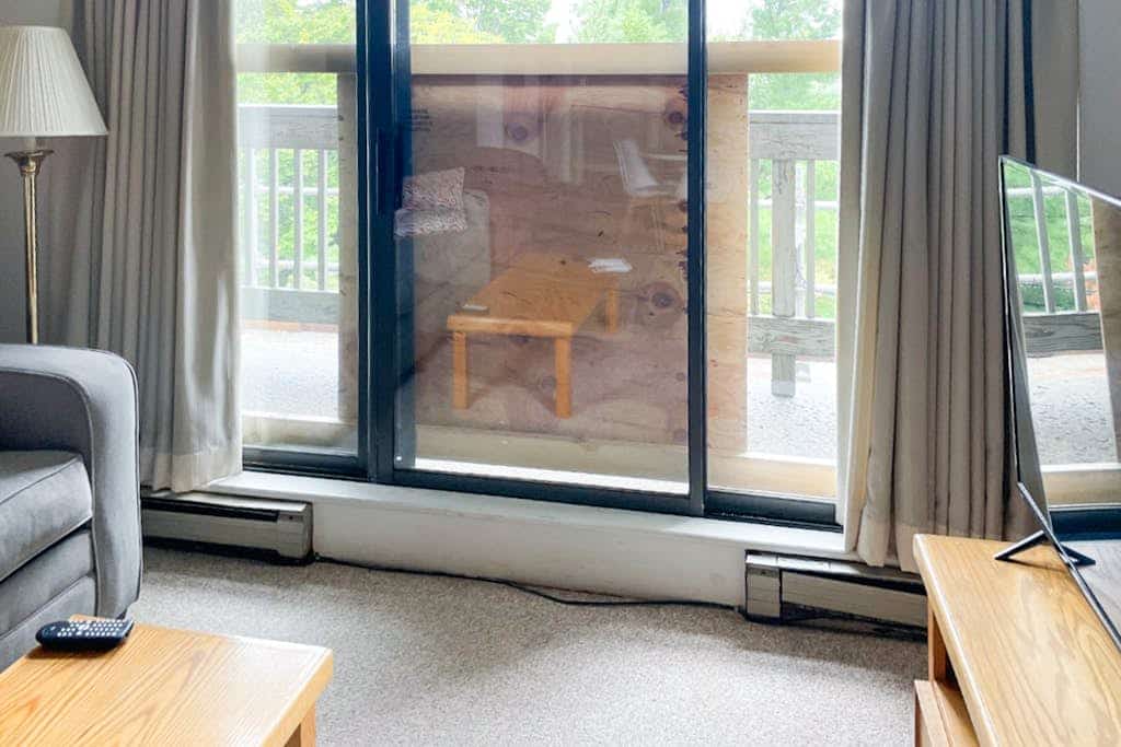 5th-floor mountain-view condo, easy access to the slopes free shuttle or walk
