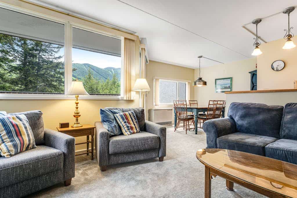 Welcoming Condo with Shared Pools, Easy Access to Golf & Slopes
