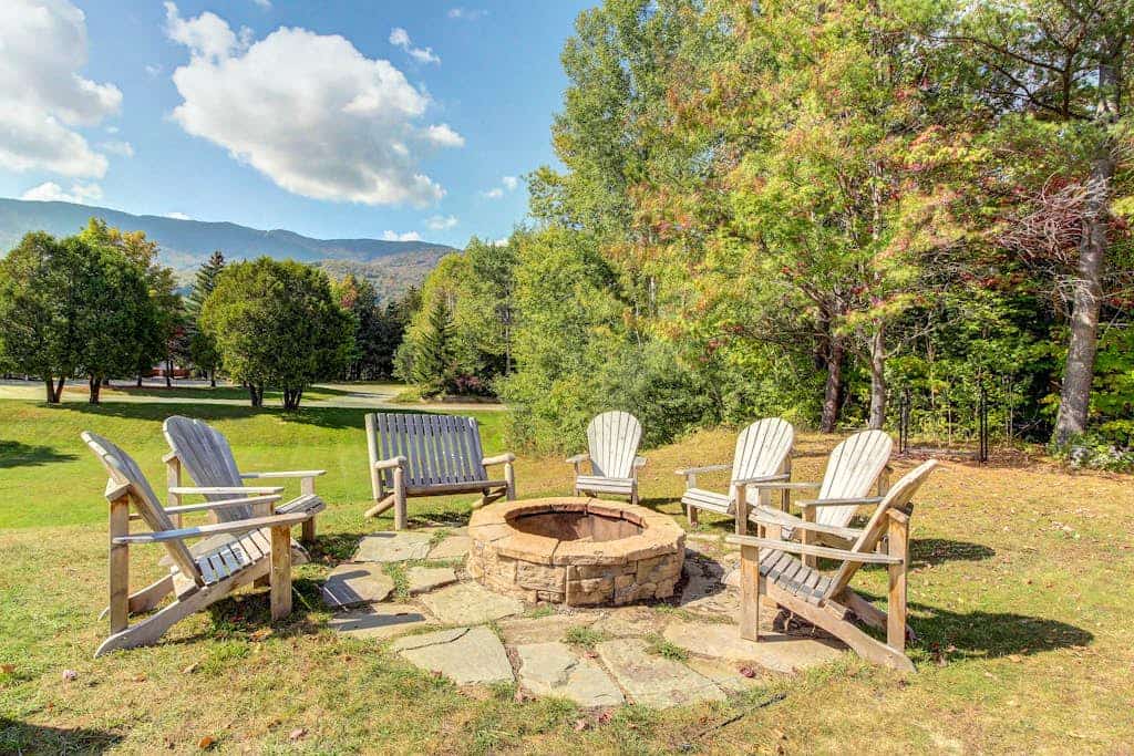 Resort condo with 3 pools, sports courts, & convenient ski access