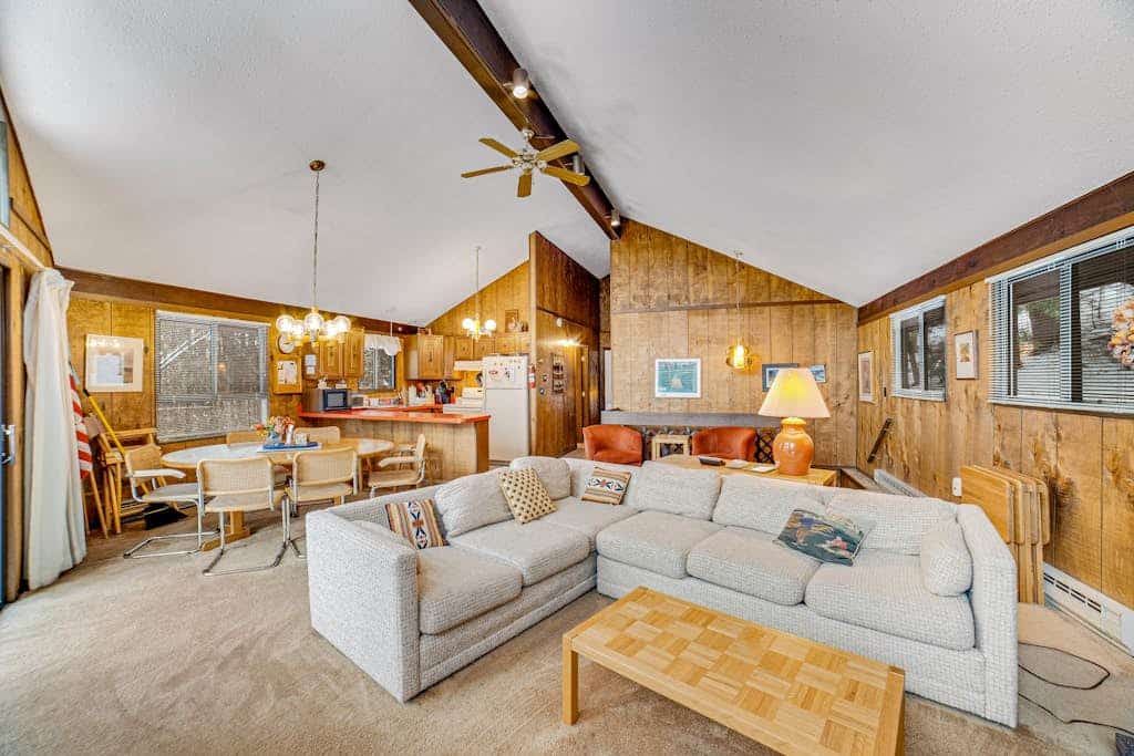 Great home near Main St - washer/dryer, fireplace, Quechee Club access available
