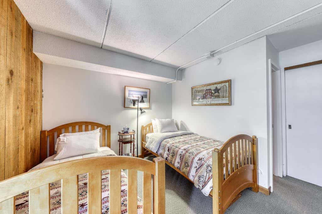 Cozy Mountainside Condo