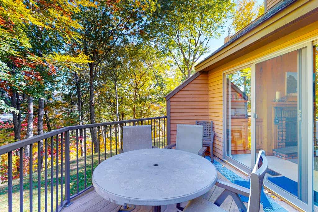 Deere Run townhouse with private sauna, jetted tub & AC - pool & tennis