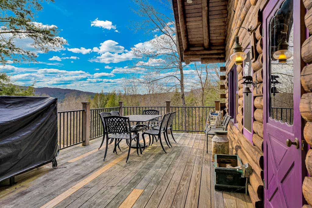 Amazing home on 90 acres - AC & great mountain views