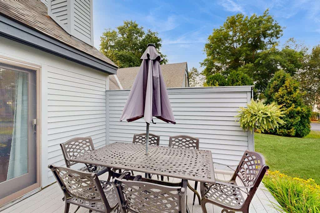Charming condo in a resort community with pool access, tennis, a sauna & golf