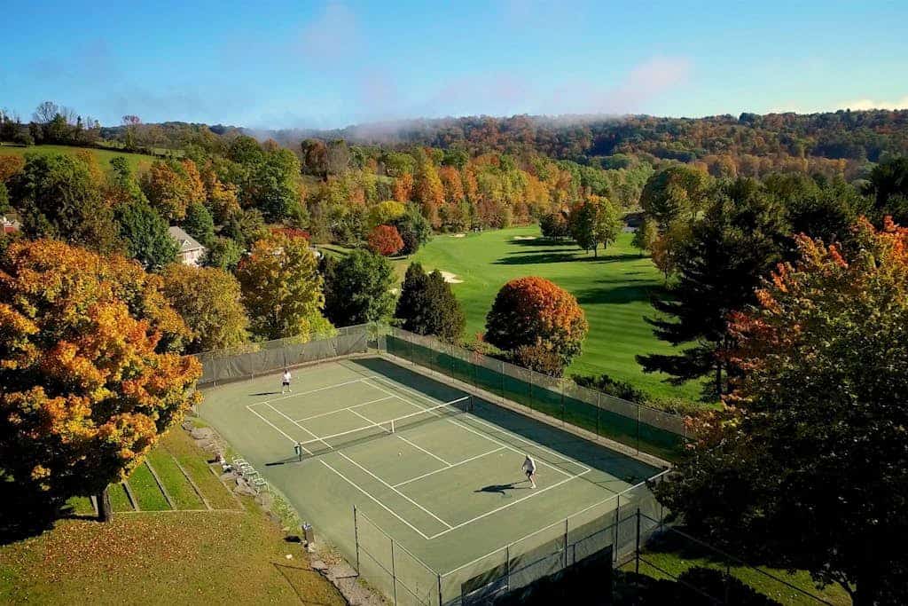 Quechee condo, outdoor activities nearby, kitchen, TV, wifi