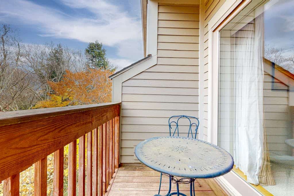 Ski-in/out condo steps from the lifts/village with fireplace & mountain views