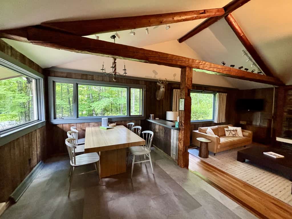 Relaxing Woodland Retreat | Balcony | Close to Adventure