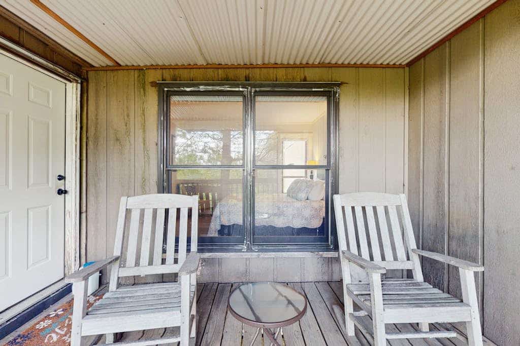 Convenient condo, close to ski resort, free shuttle, fireplace, balcony, w/d